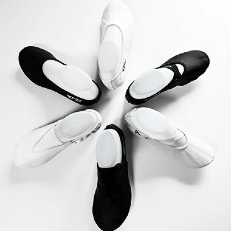 anniel_hvid_kryds_gymnast_1.webp Dansebutikken Anniel hvid kryds gymnastiksko skind>Dame/Børn Gymnastiksko Voksne | Gymnastiksko Børn