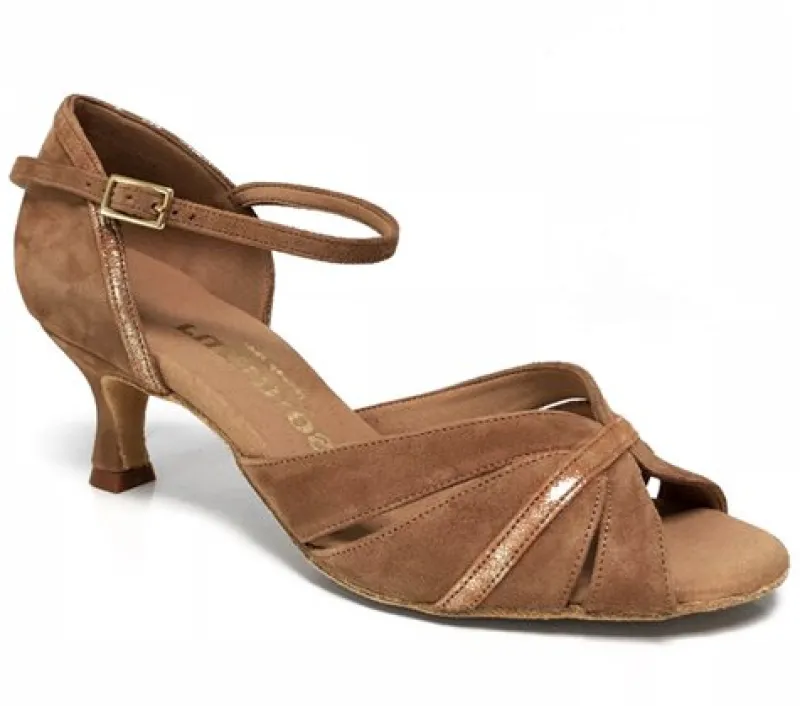 beige_ruskinds_dansesko___0.webp Dansebutikken Beige ruskinds dansesko 5 cm hæl Rummos>Dame Brudesko | Salsasko Damer