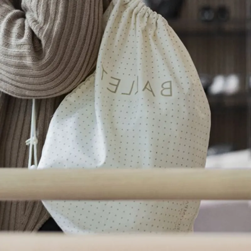 creme_balletpose_1.webp Dansebutikken Creme balletpose> Andet Til Ballet