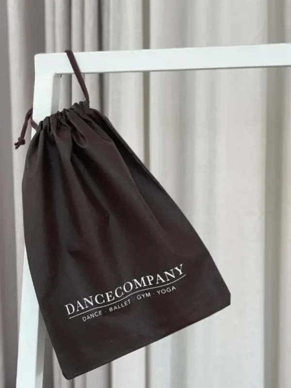 Dansebutikken Dancecompany mørkebrun skopose med logo> Dansetasker | Dansesko Tilbehør