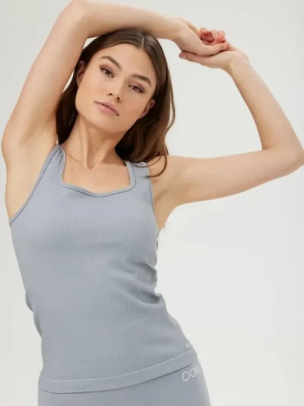 Dansebutikken Drop of mindfulness svag lyseblå seamless rib top>Dame Pilates Overdele | Yogatoppe