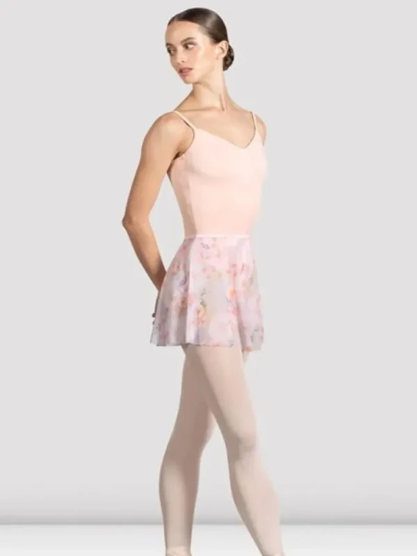 Dansebutikken Pull on skørt med smukt svag print af blomster fra Bloch>Dame Underdele Damer | Ballet Underdele Damer