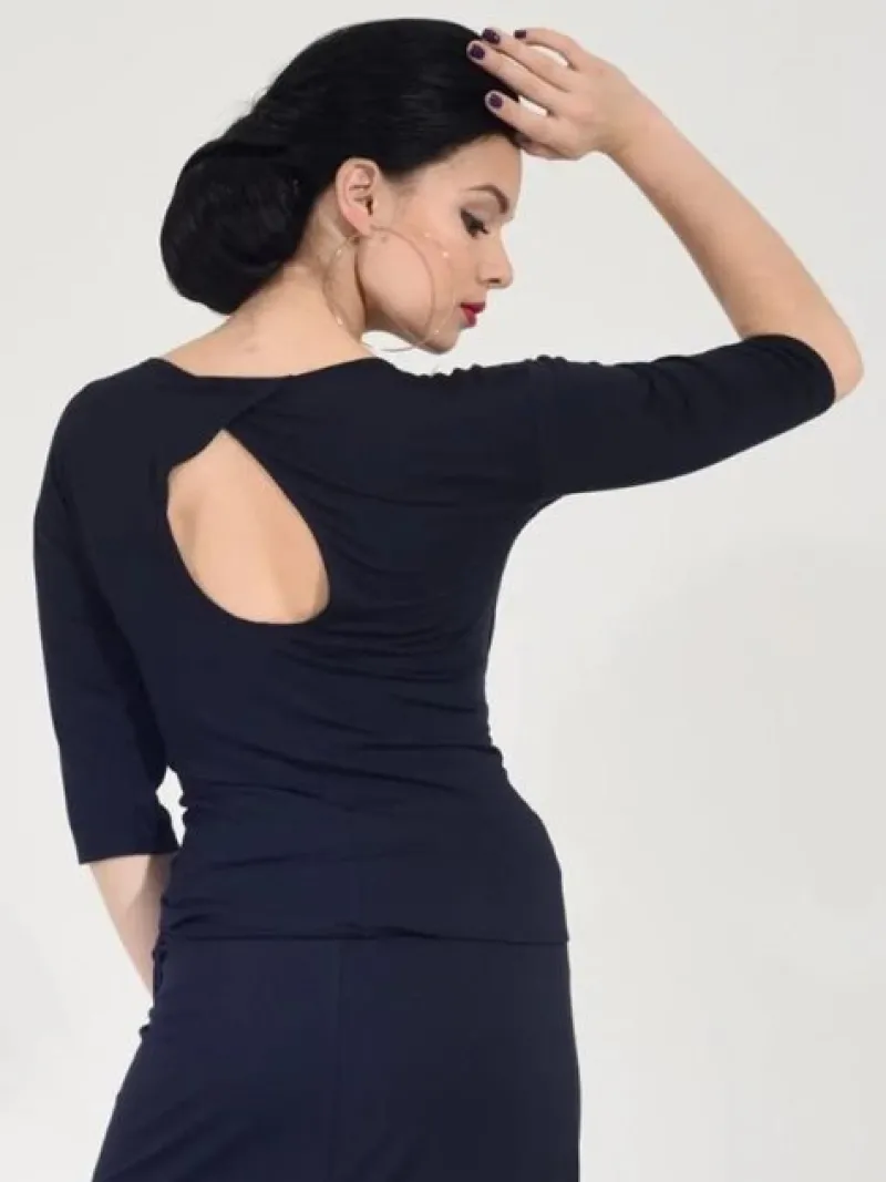 sort_bluse_med_bdhals_og__1.webp Dansebutikken Sort bluse med bådhals og 3/4 lange ærmer>Dame Danseoverdele Damer