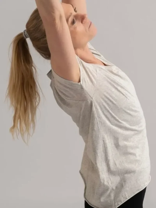 Dansebutikken Yogamii off white blød t-shirt til træning>Dame Pilates Overdele | Yogabluser