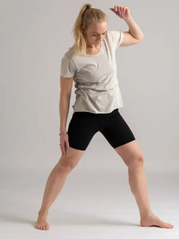 Dansebutikken Yogamii off white blød t-shirt til træning>Dame Pilates Overdele | Yogabluser